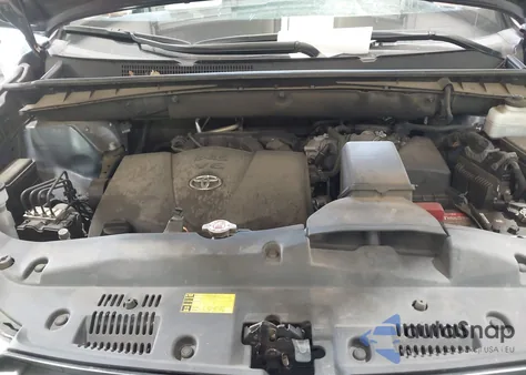 2019 Toyota Highlander Xle z USA, uszkodzony, nr VIN 5TDKZRFHXKS331166